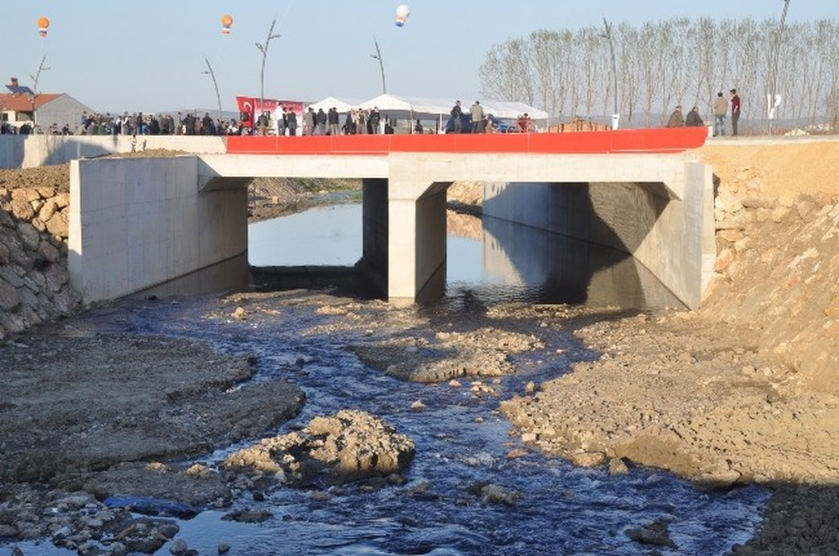 Akhisar Bağlantı Köprüsü Ulaşıma Açıldı