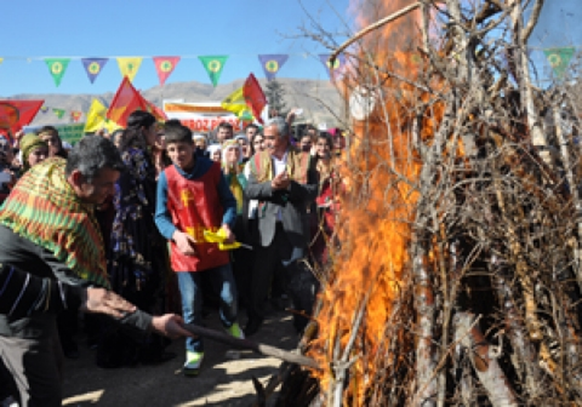 Antikkentte Newroz Ateşi Yandı