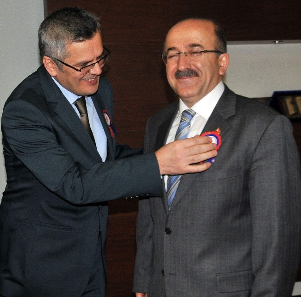 Trabzon Vergi Dairesi Mükelleflerine Velinimet Gibi Bakıyor