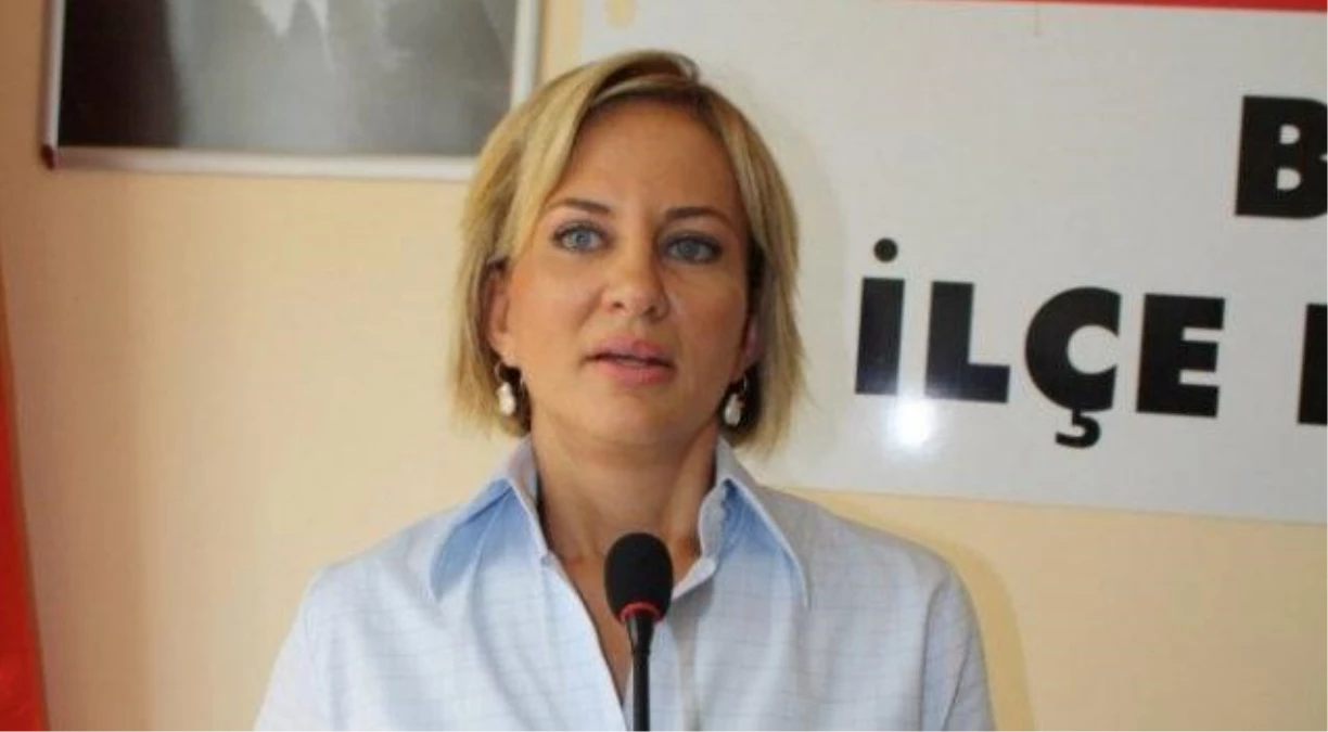 Aylin Kotil, Beyoğlu\'da AK Parti Adayını Yakaladı