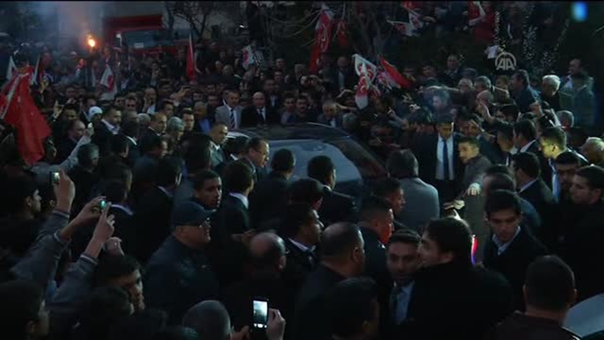 Bahçeli: \'\'Bizim sözlerimizden alıntı yaparak incinmeyin\'\' -