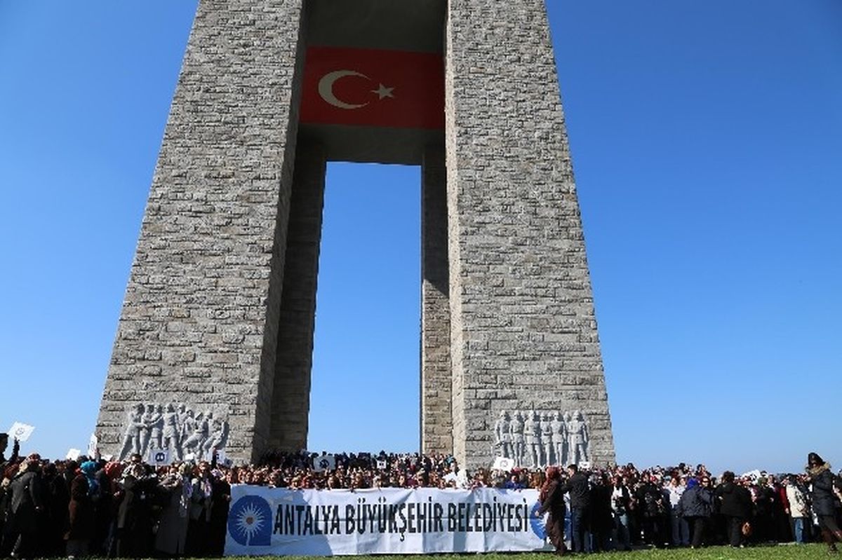 Büyükşehir İki Bin 400 Kadını Çanakkale\'ye Götürdü