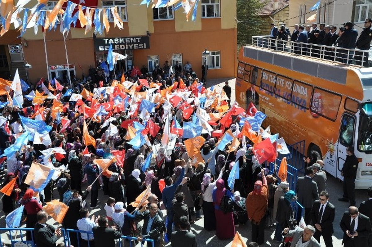 Davutoğlu Memleketi Taşkent\'te Halka Seslendi