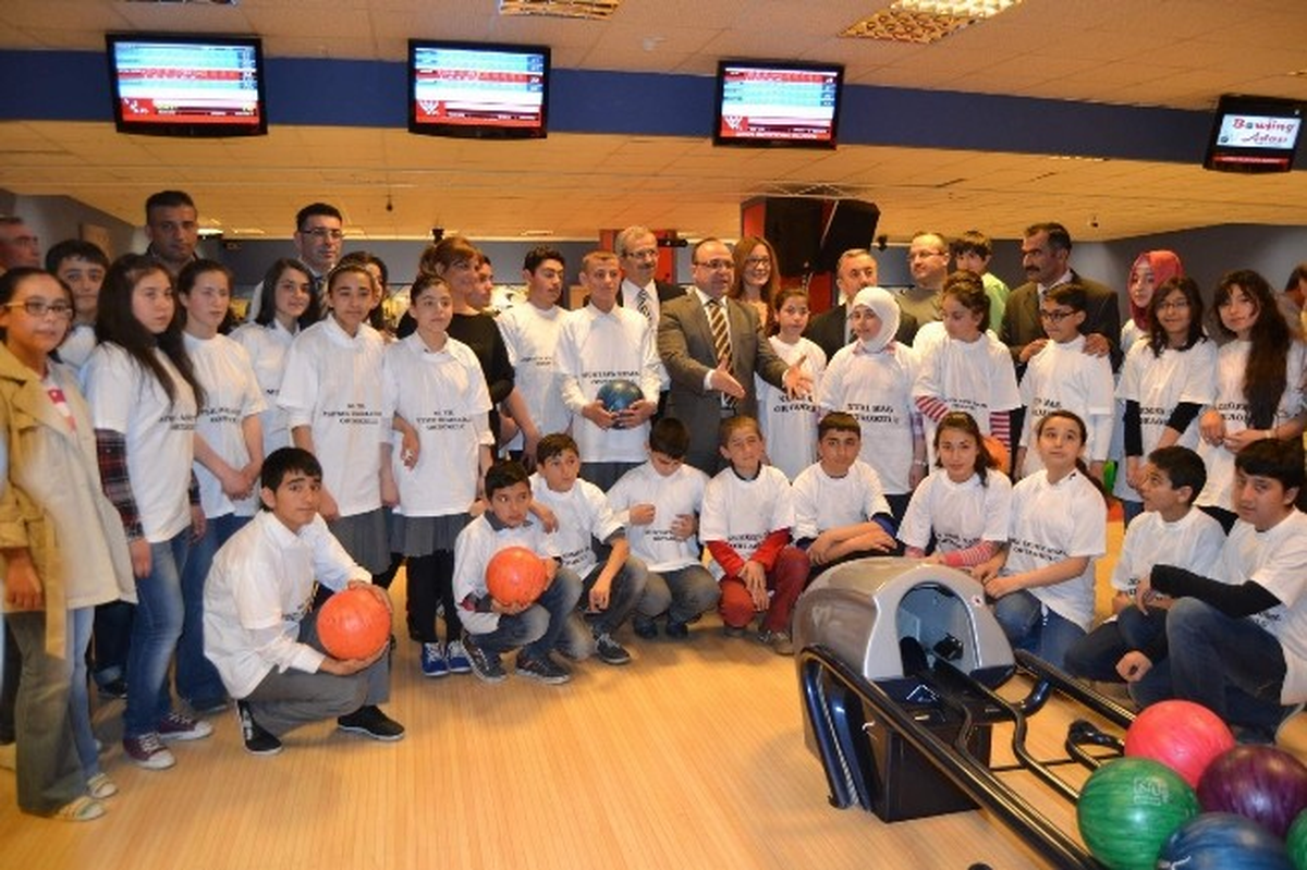 Forum Kayseri\'den Öğrencilere Bowling Turnuvası