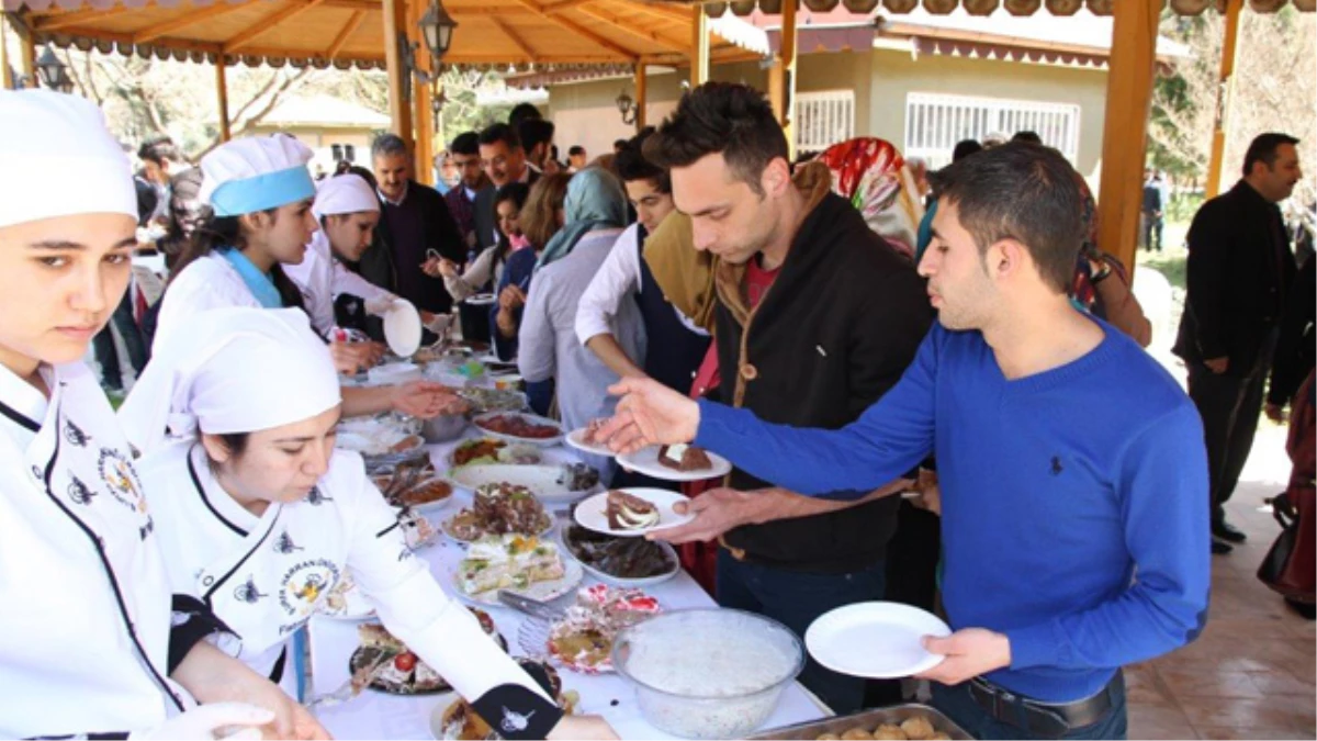 HRÜ Öğrencileri Yararına Kermes