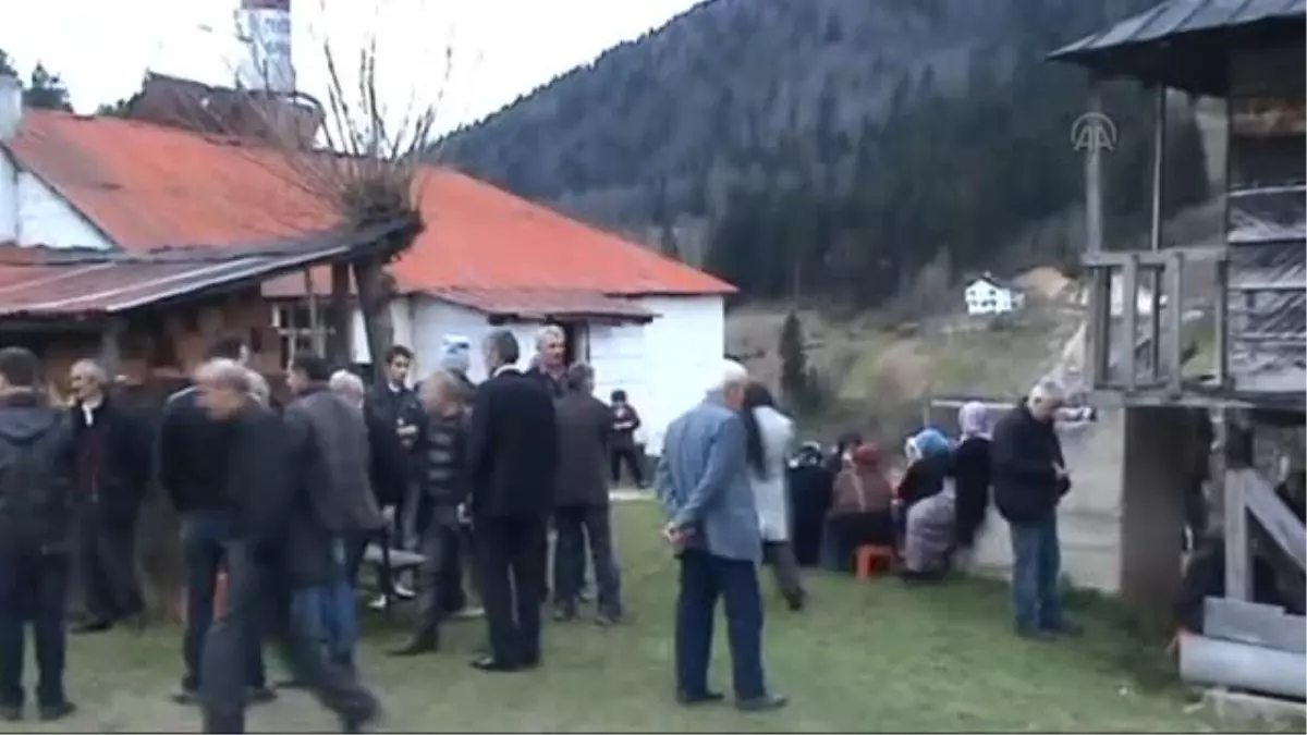 Kars'taki saldırıda hayatını kaybeden Banker'in cenazesi baba evinde -