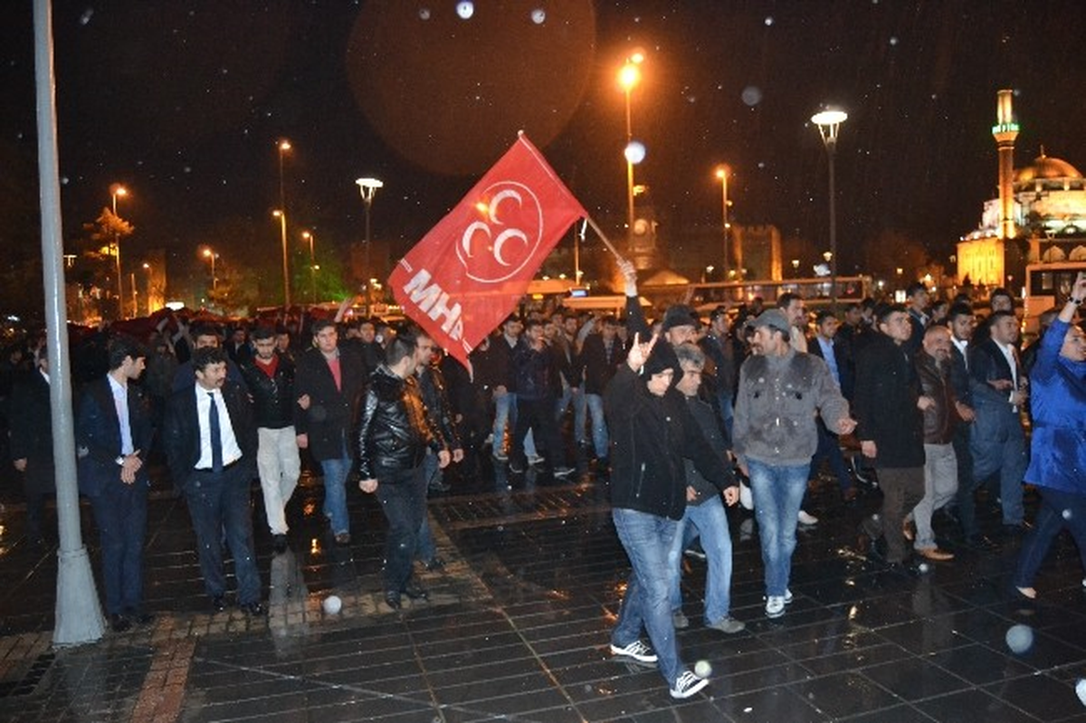 Kayseri Ülkü Ocakları Şehitler İçin Yürüdü