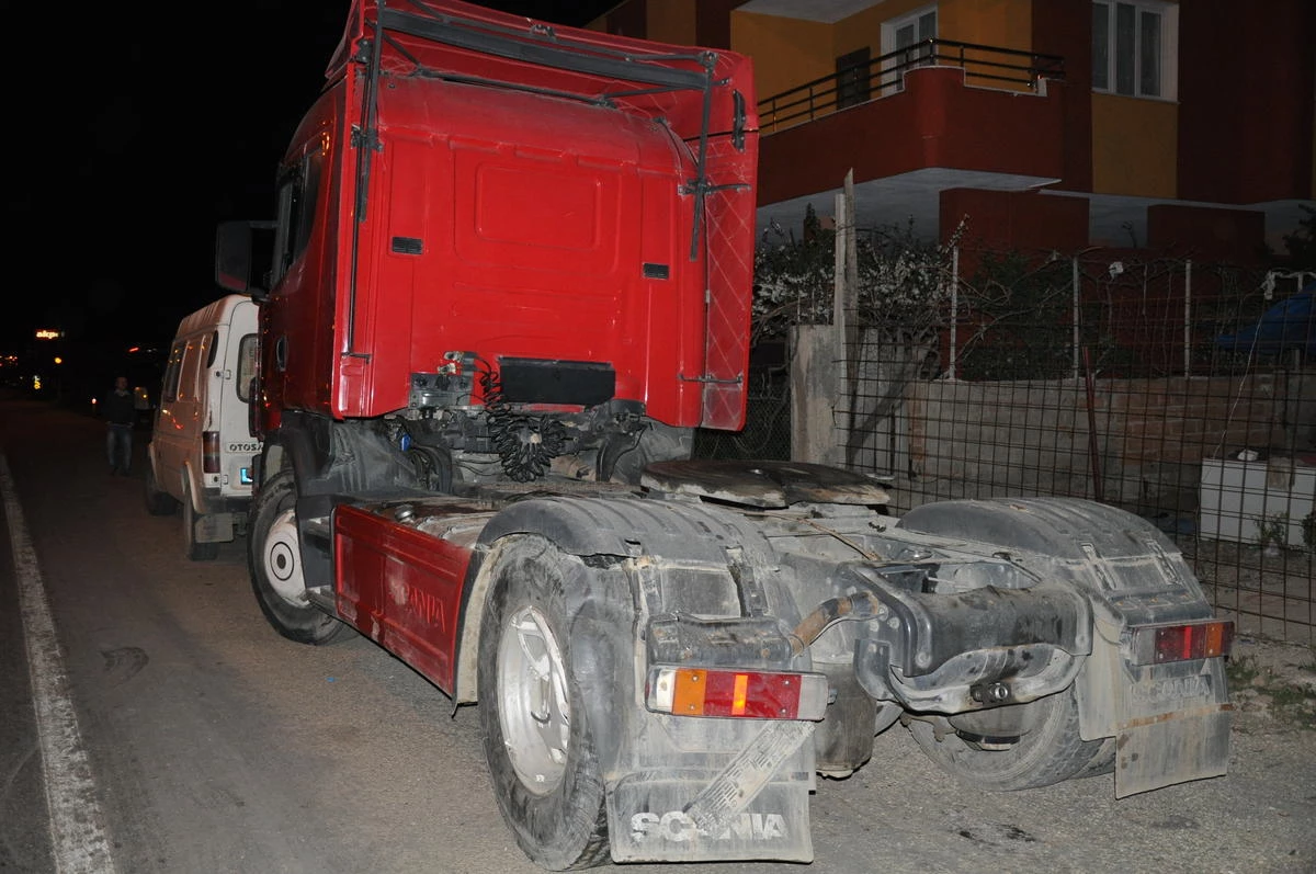 Kozan\'da Trafik Kazası: 10 Yaralı