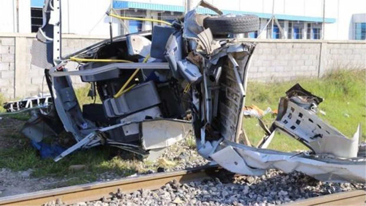 Mersin\'de Tren Kazası: 10 Ölü
