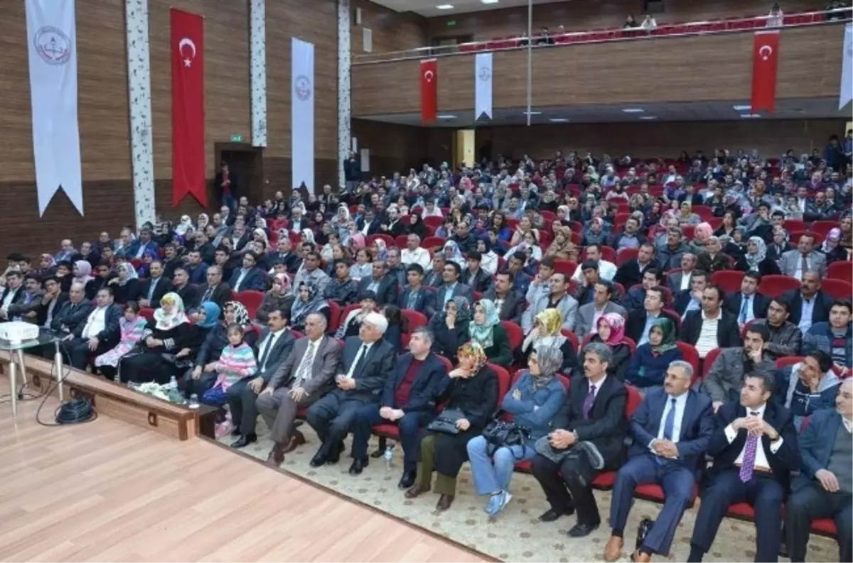 Şanlıurfa\'da Öğrenci Başarısındaki Ailenin Rolü Semineri