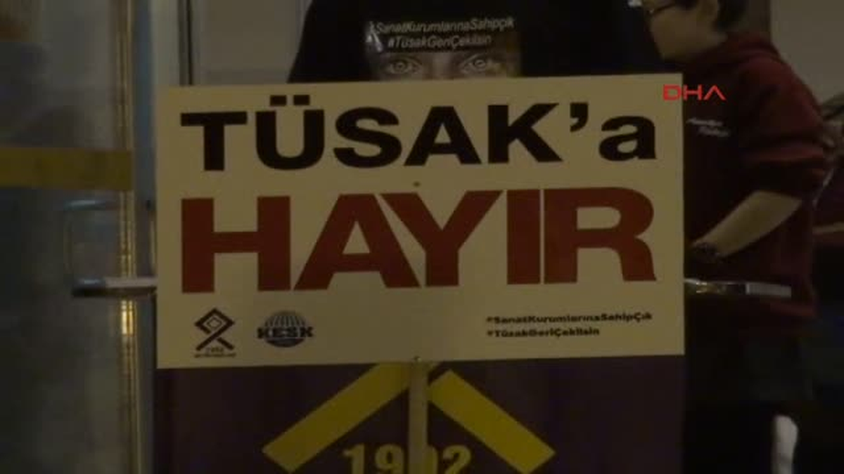 Sanatçılardan Tüsak Protestosu