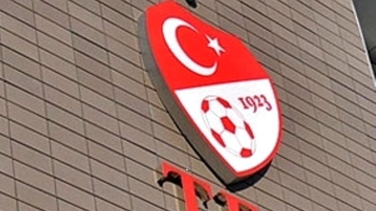 Tahkim Kurulu, Beşiktaş ve Bursaspor\'un 1\'er Maç Seyircisiz Oynama Cezasını Onadı