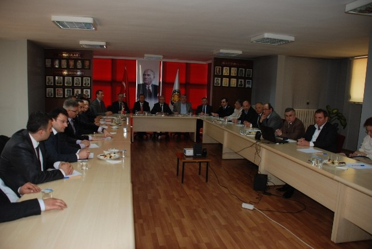 Ulaştırma Bakanlığı Müsteşar Yardımcısı Aka Tersaneleri İnceledi