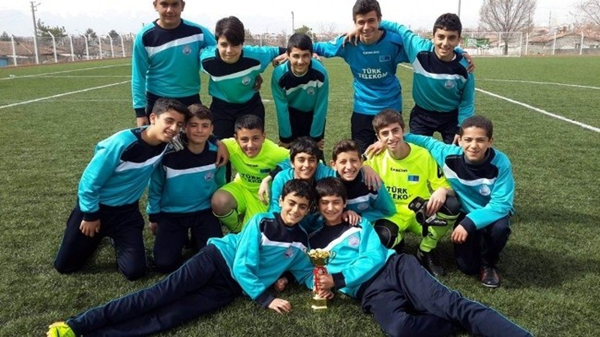 Yıldız Kız ve Erkekler Futbol Müsabakaları Tamamlandı