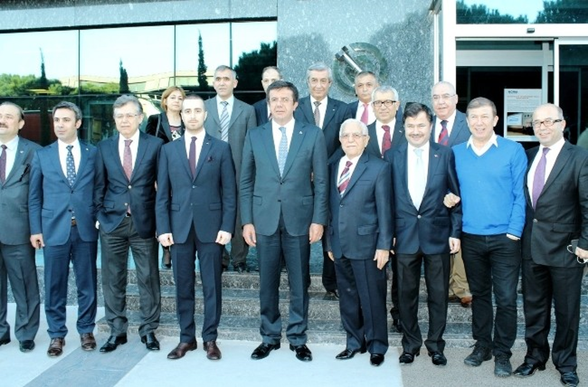 AK Parti Çiğli Adayı Yılmaz\'a Ekonomi Bakanı Desteği
