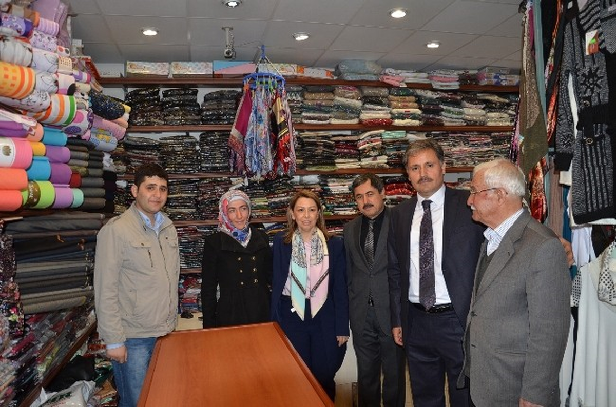 AK Parti Heyeti, Süleyman Eser\'e Destek İçin Darende\'de Seçim Çalışması Yaptı