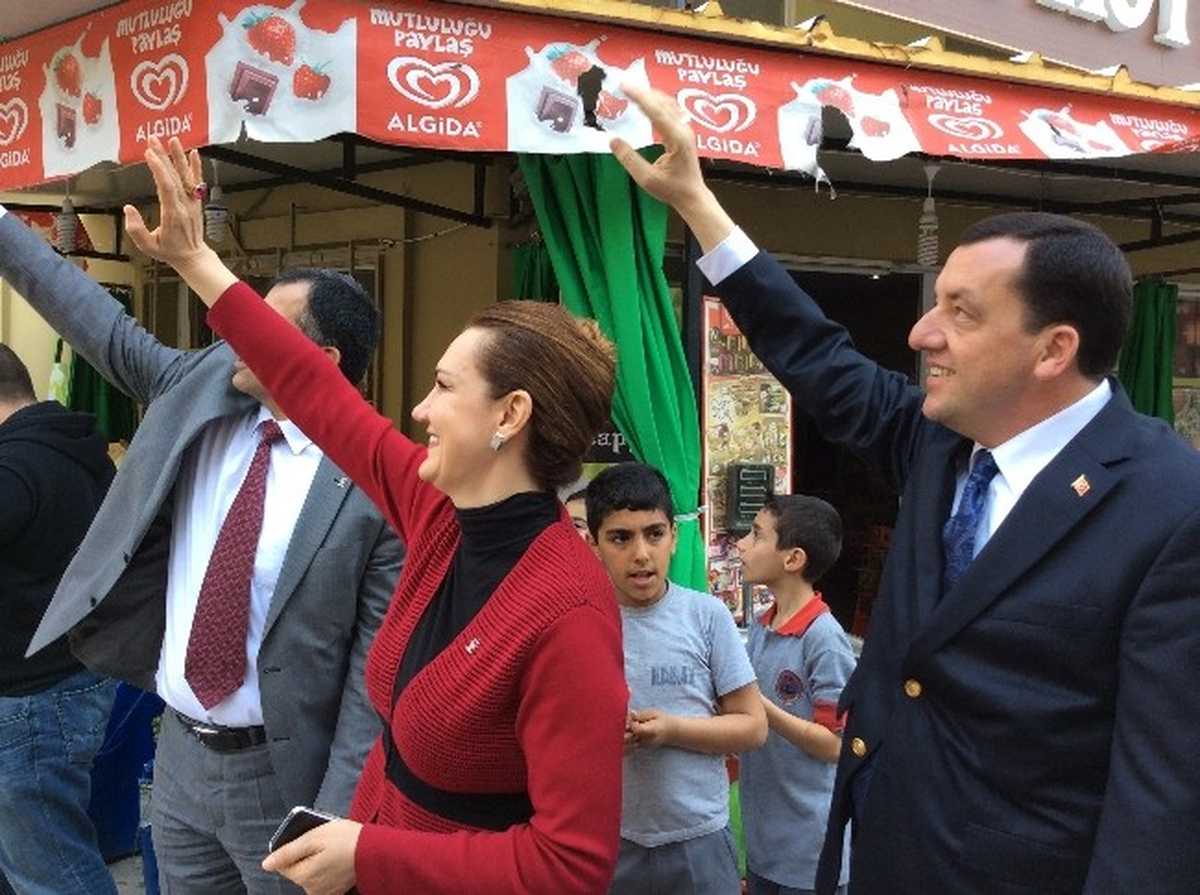 Ak Partili Dereli: "Narlıdere Ak Belediyecilikle Kurtulacak"