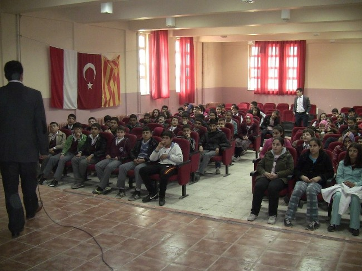 Besni\'de Terör ve Terörizm Konulu Seminer Verildi