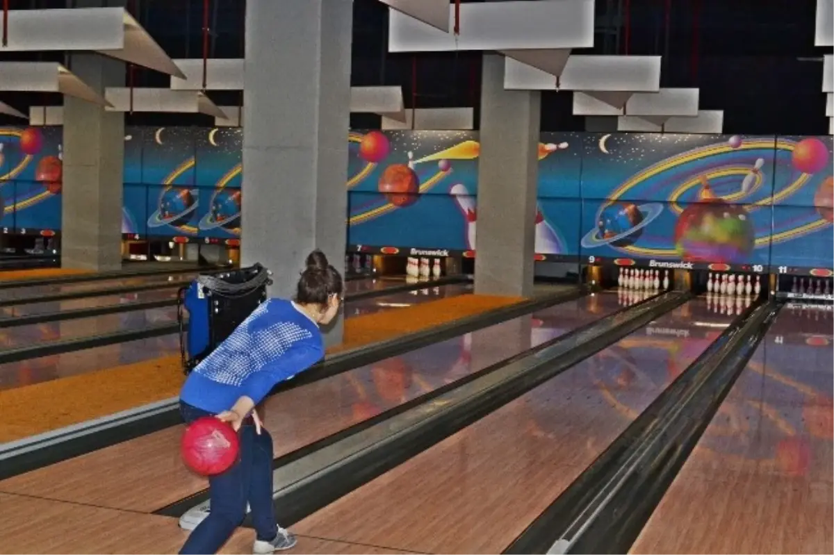 Doktorlar Hünerlerini Bowling\'de Sergiledi