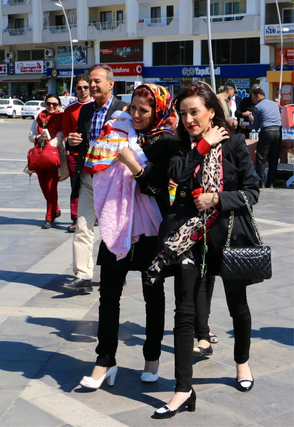 İlk, İranlı Turistler Geldi