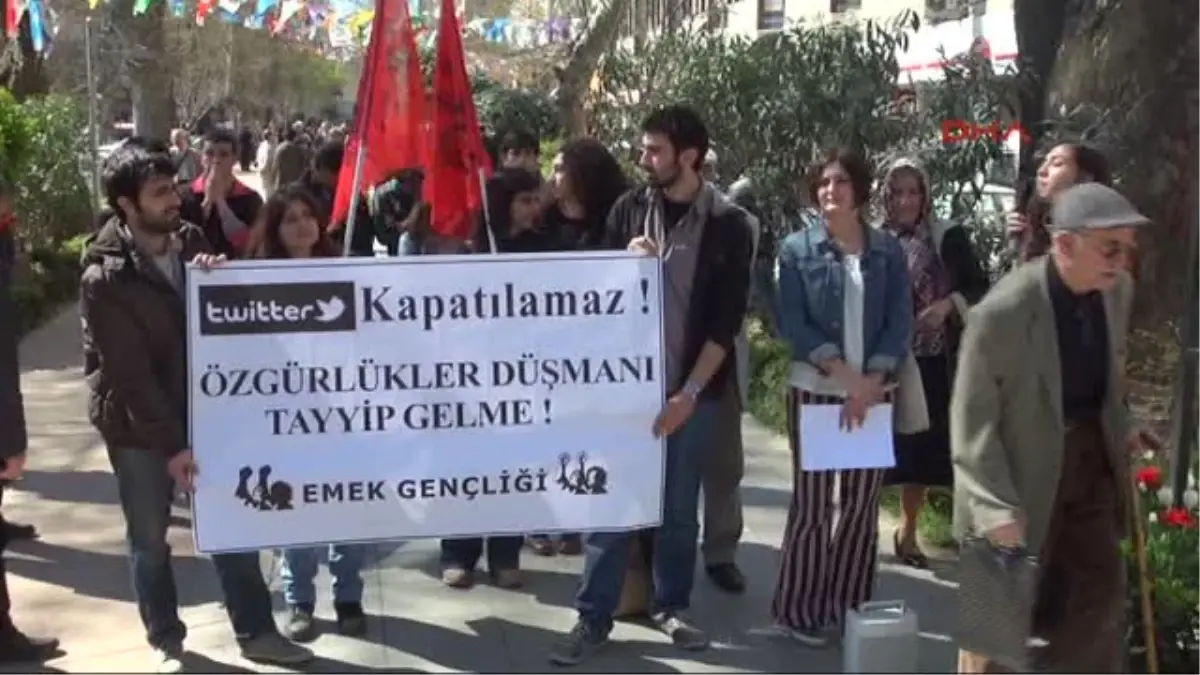 İzmit\'te Twıtter\'ın Kapatılması Protesto Edildi