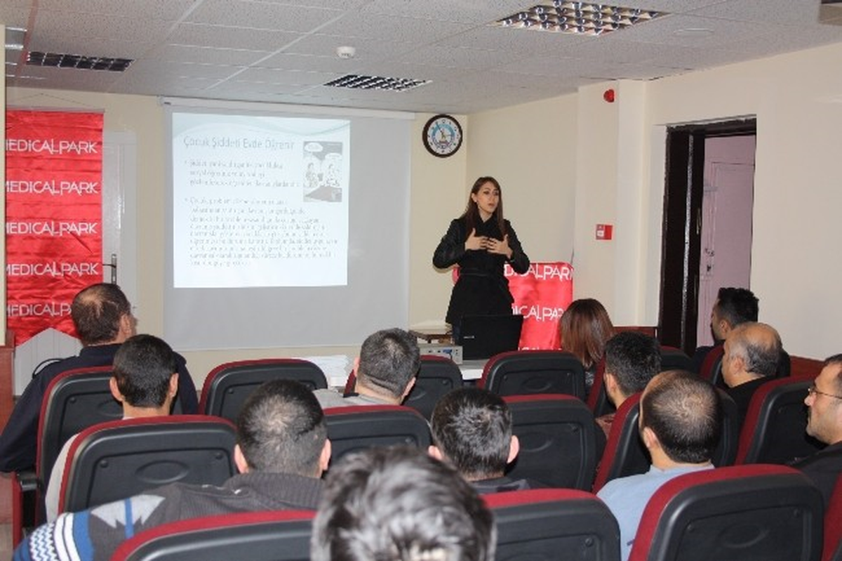 Medical Park, Mahkumlarına \'Öfke Kontrolü\' Semineri Verdi