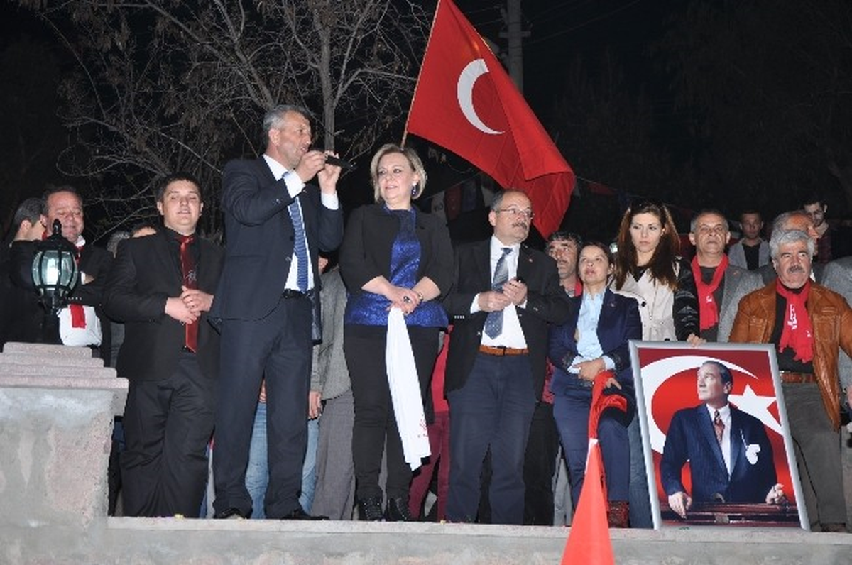 Menemen Tahir Başkan İçin Ayağa Kalktı