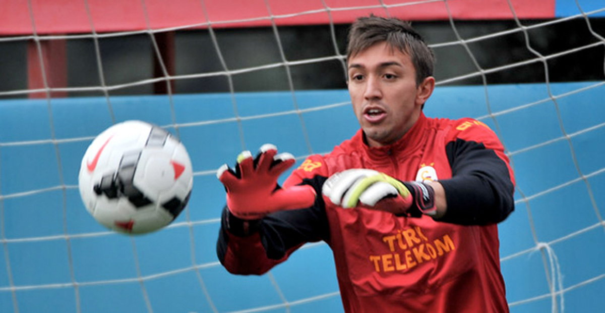 Muslera, Twitter Yasağına İsyan Etti