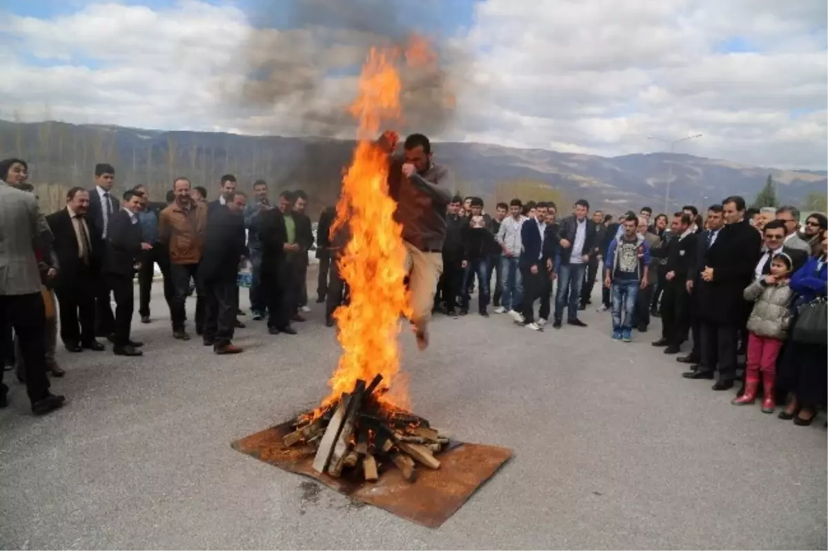 Tokat\'ta Kampüste Nevruz Kutlaması