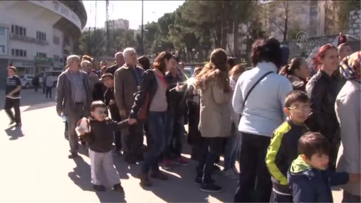 Ücretsiz Maç Biletlerine Kadın ve Çocuk Taraftarlardan İlgi