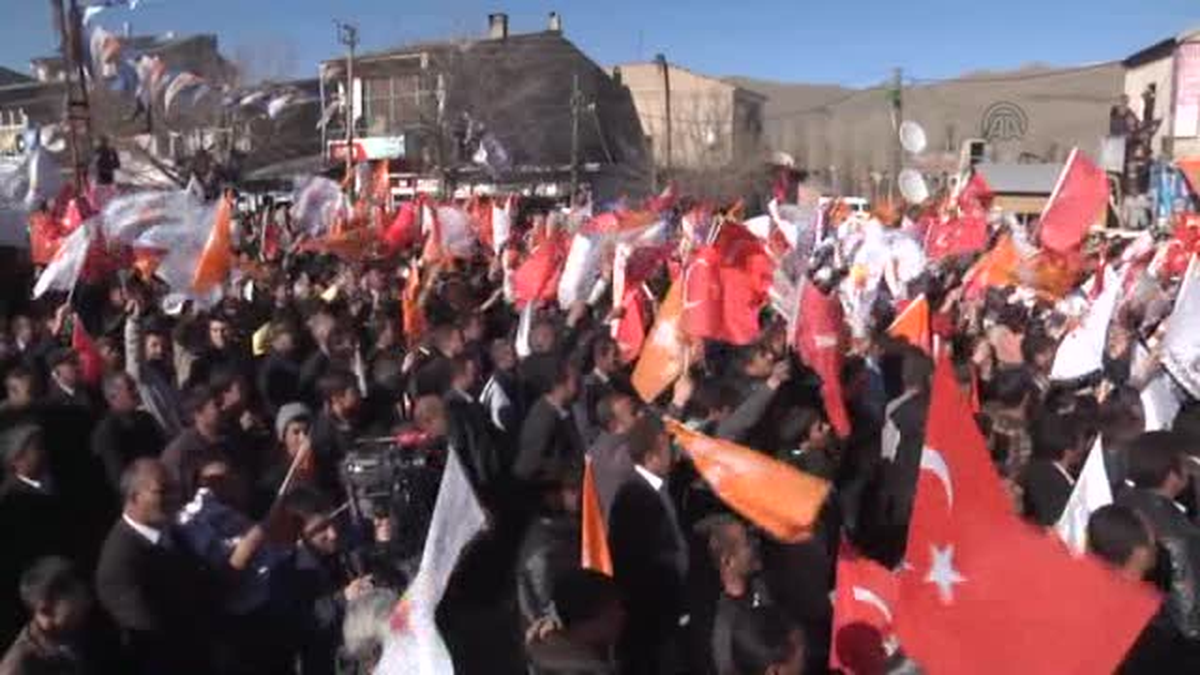 Arınç - Attıkları çamur bizim paçamıza yapışmaz -