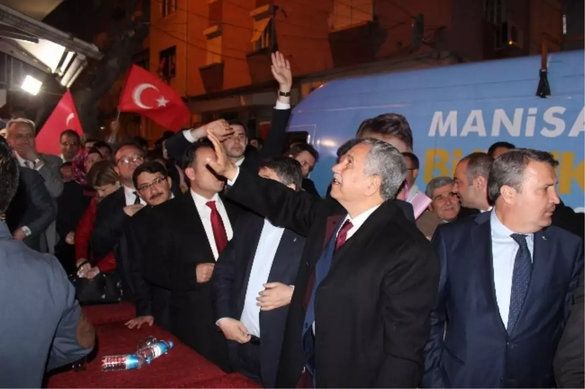 Arınç\'tan Manisa\'da Mahalle Mitingi