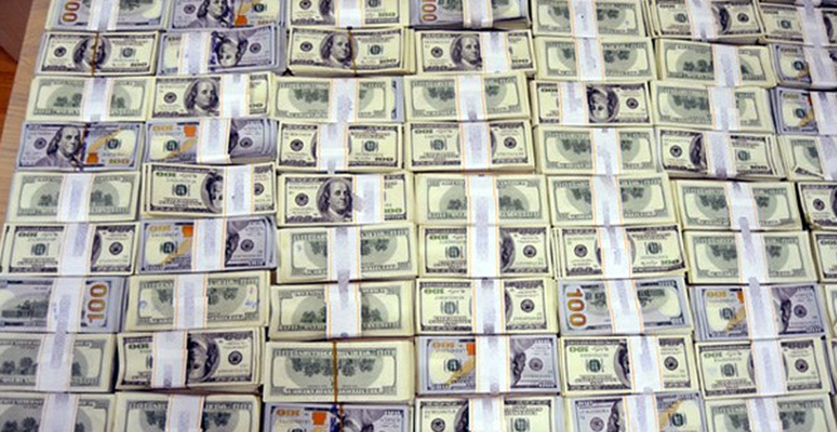Atatürk Havalimanı'nda 700 Bin Dolar Yakalandı