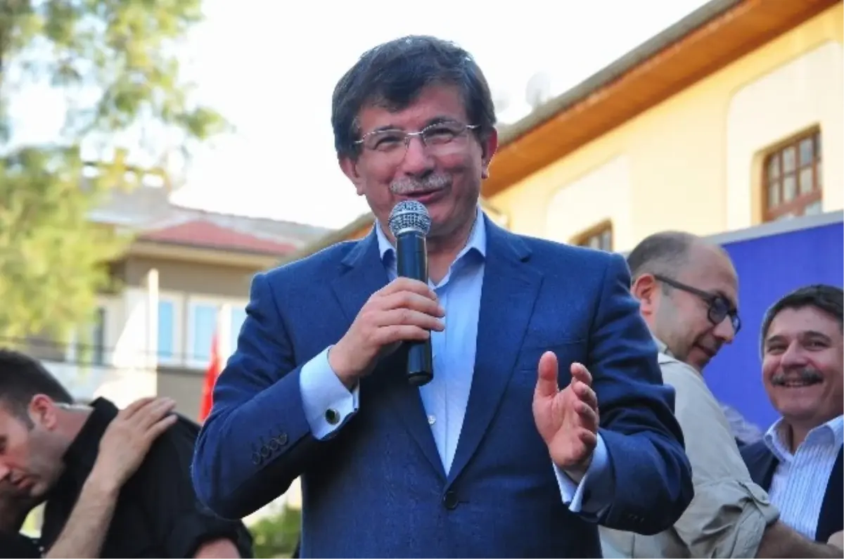 Bakan Davutoğlu Manisa\'da