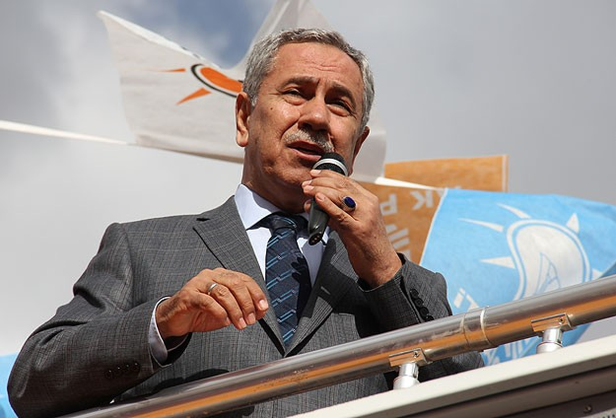 Başbakan Yardımcısı Arınç, Manisa\'da Açıklaması