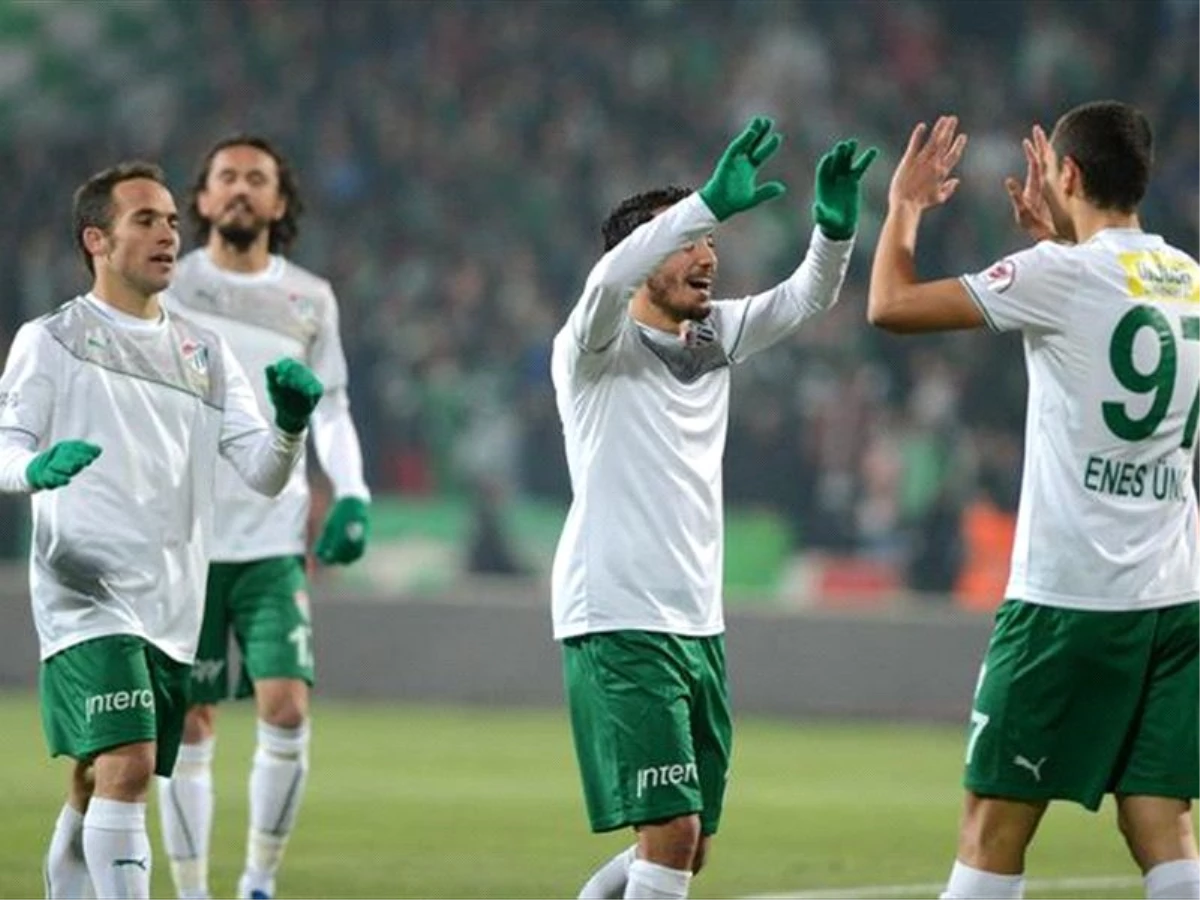 Bursaspor\'un Evinde Bileği Bükülmüyor