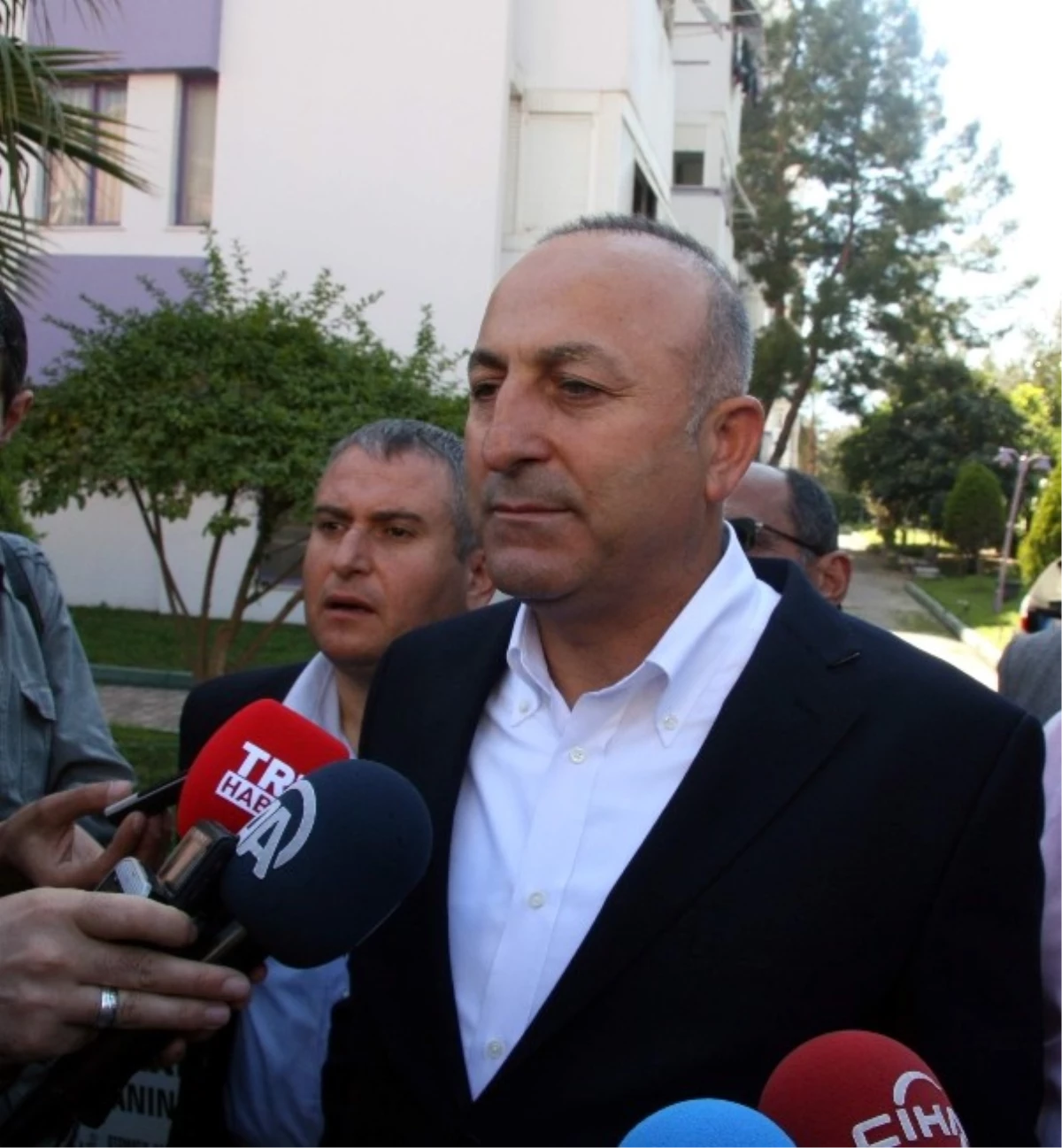 Çavuşoğlu: "Twıtter\'in Ne Hakkı Var da Türkiye\'deki Mahkeme Kararlarını Tanımıyor"