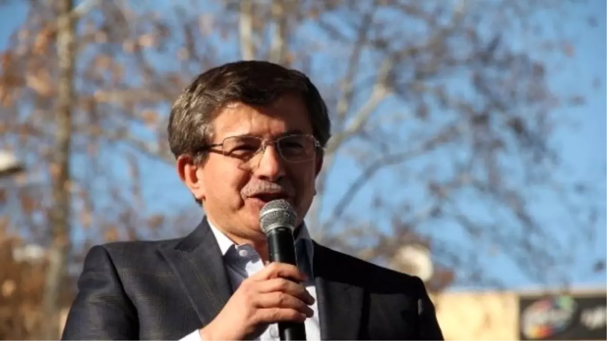 Dışişleri Bakanı Davutoğlu Manisa\'da