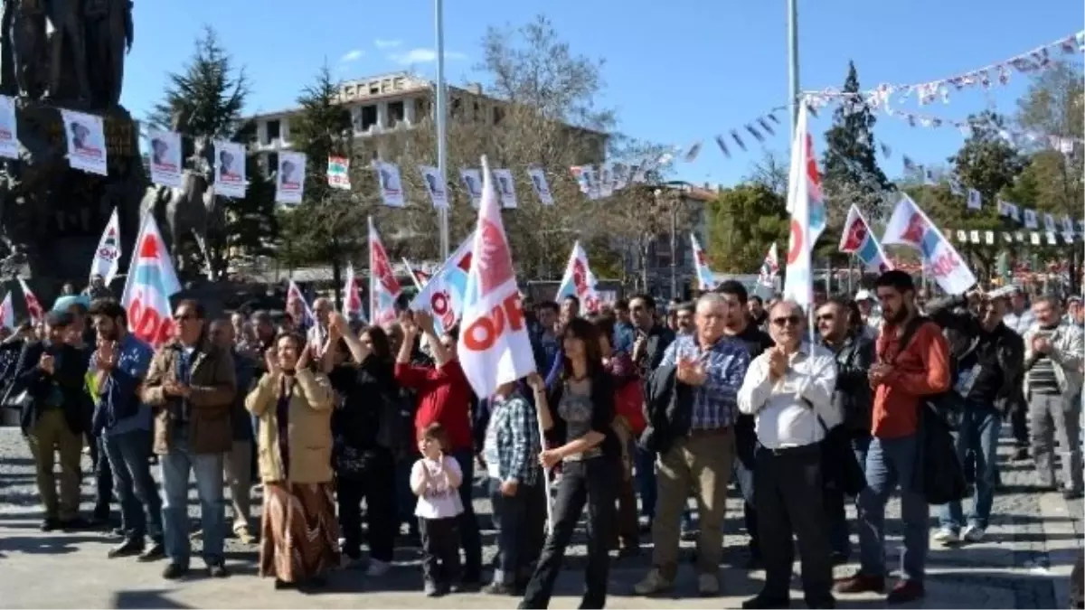 Ödp Uşak'ın İlk Bayan Belediye Başkan Adayını Tanıttı