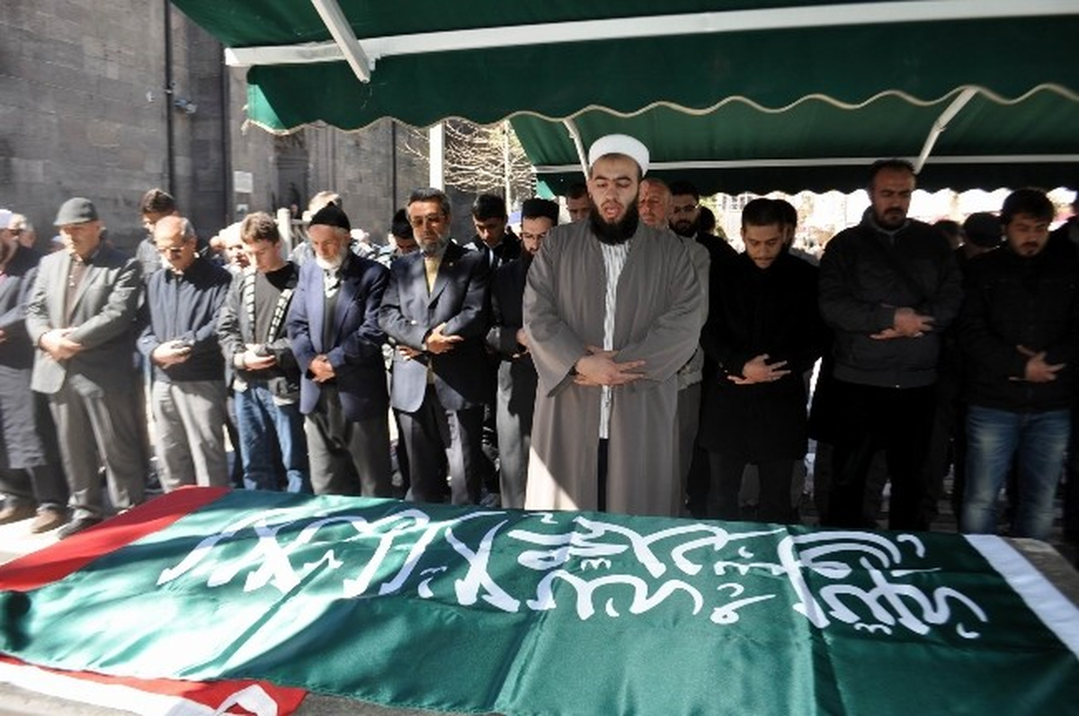 Çeçen Lider Doku Umarov İçin Gıyabi Cenaze Namazı Kılındı