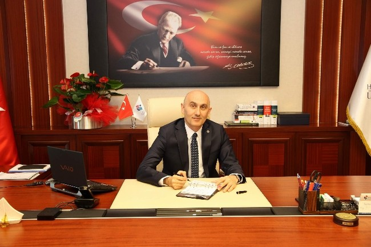Rektör Yılmaz, Öğrencilere Başarı Diledi
