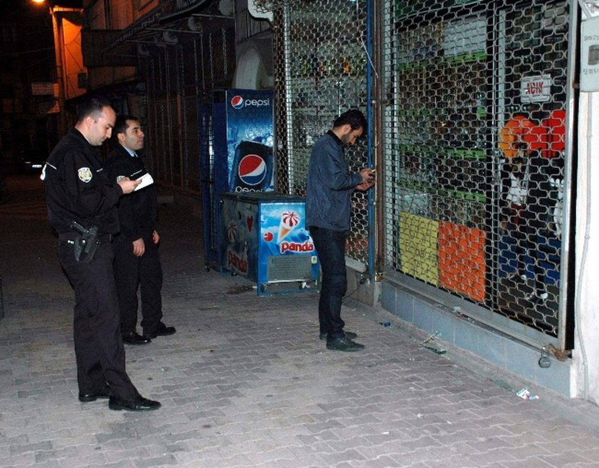 Tespih Çalıp Kaçtılar: 1 Gözaltı