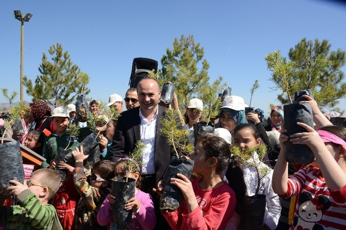 Uşak\'ta Uçurtma ve Ağaçlandırma Şenliği