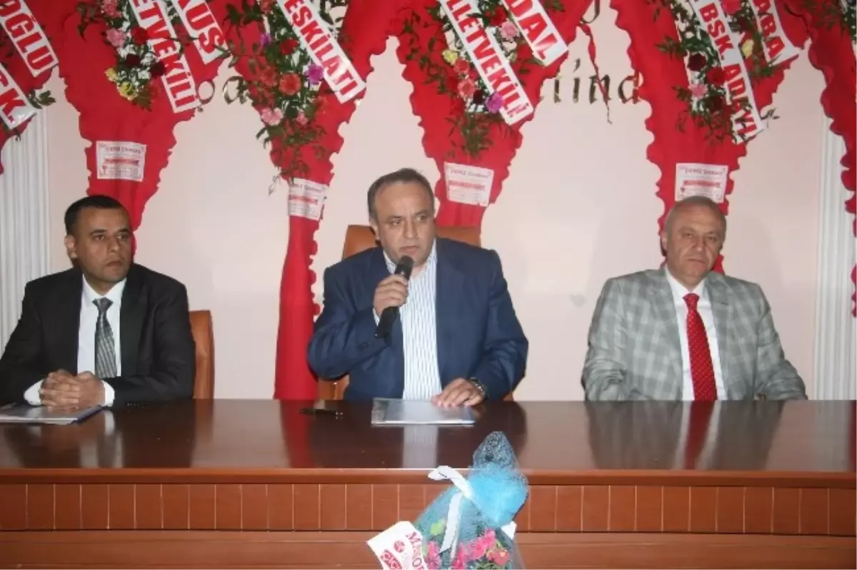 Ustabaş, Tuhafiyeciler ve Manifaturacılar Odası Başkanlığı\'na Yeniden Seçildi