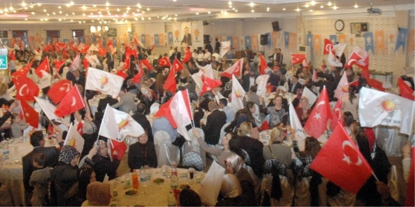 Balıkesir\'de MHP\'den 420 Kişi AK Parti\'ye Katıldı