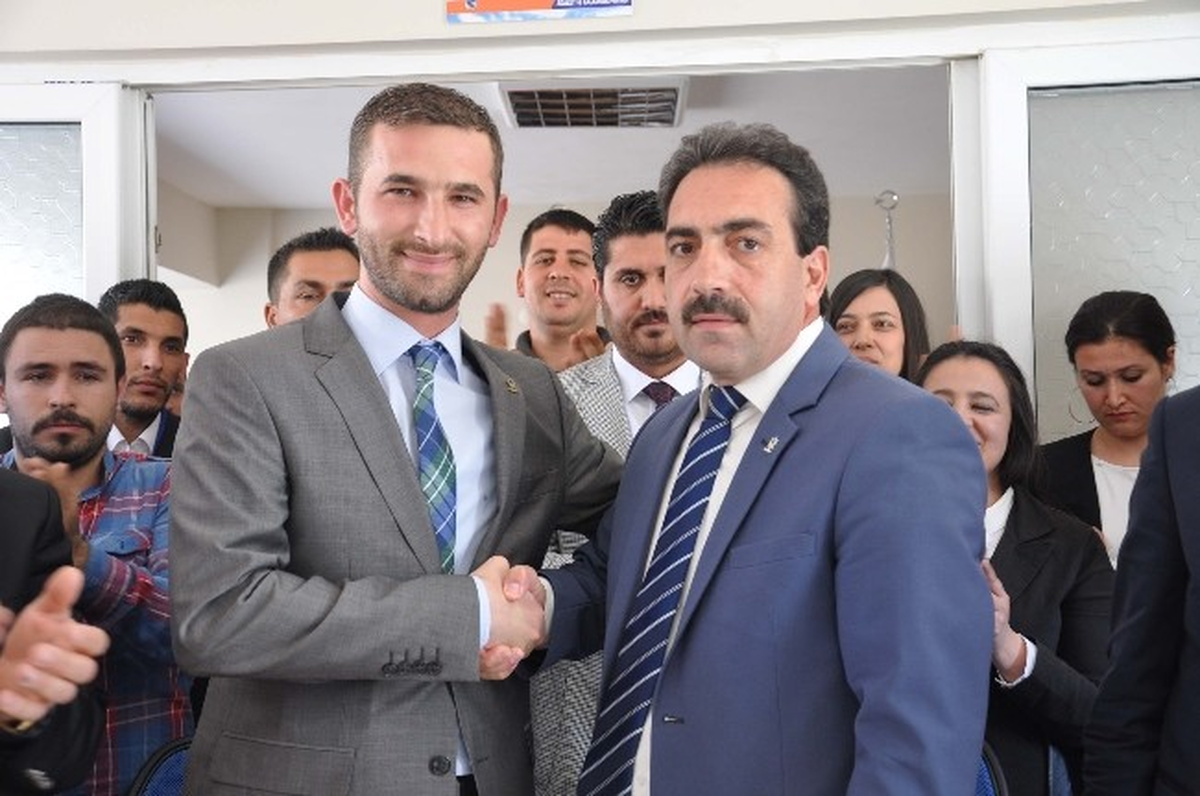 CHP\'den İstifa Eden Gençlik Kolu Başkanı AK Parti\'ye Geçti