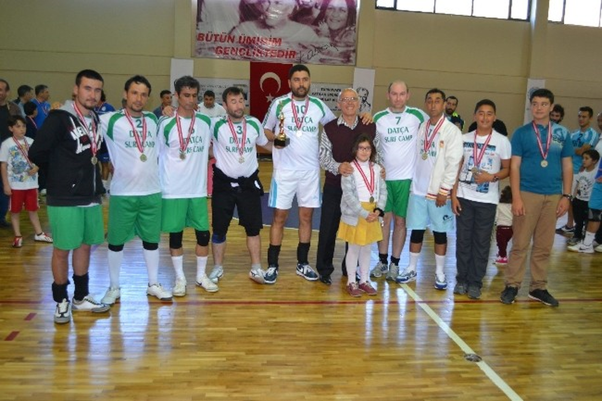 Datça Voleybol Turnuvasında Şampiyon Emecikspor Oldu
