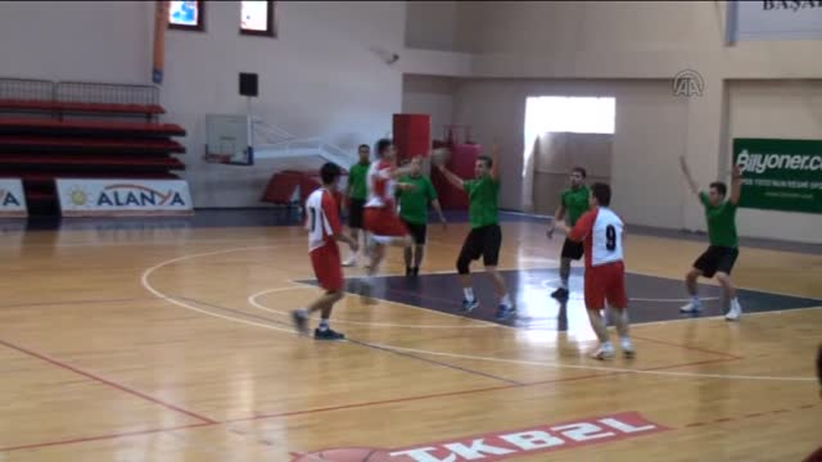 Hentbol: İşitme Engelliler Grup Müsabakaları -