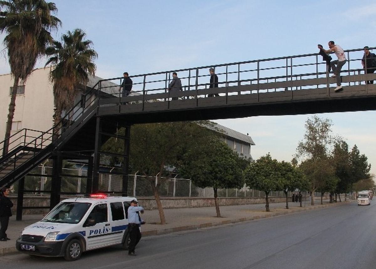 Polis Yüzünden Ölmek İstedi Polis İkna Etti