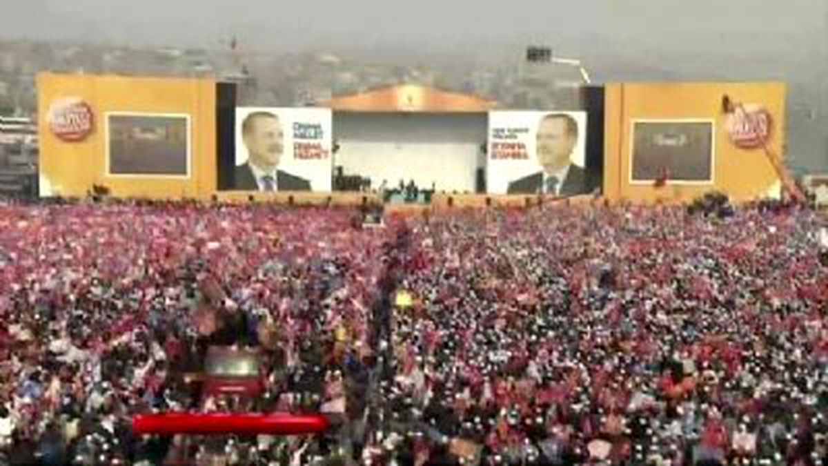 Yeni Miting Alanı Doldu